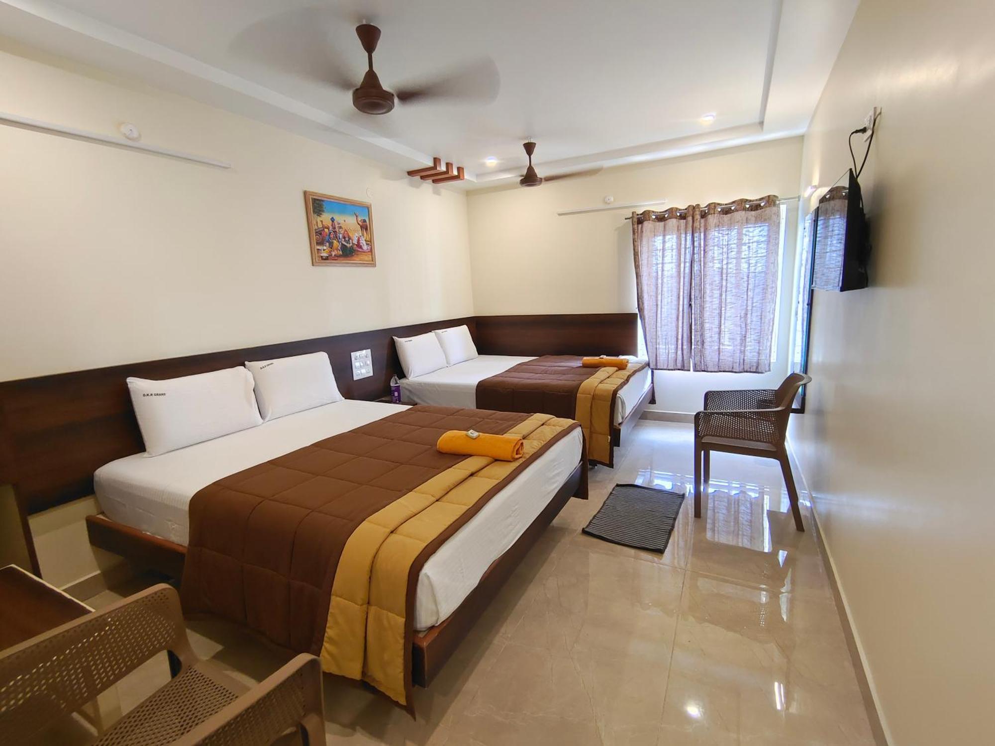 Hotel Dkr Grand Tirupati Exterior foto