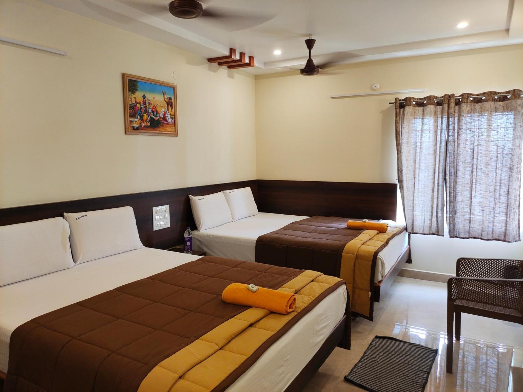 Hotel Dkr Grand Tirupati Exterior foto
