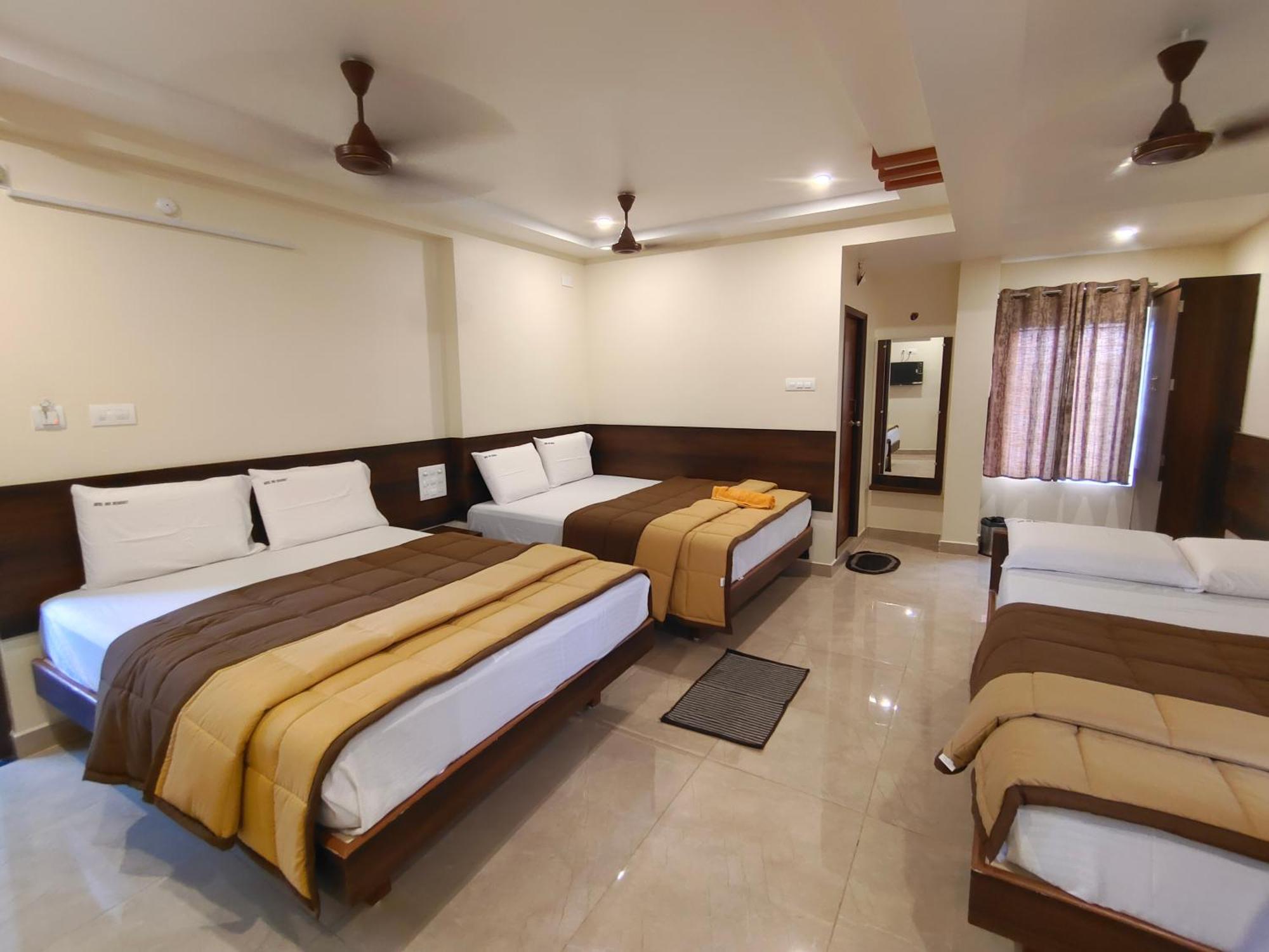 Hotel Dkr Grand Tirupati Exterior foto