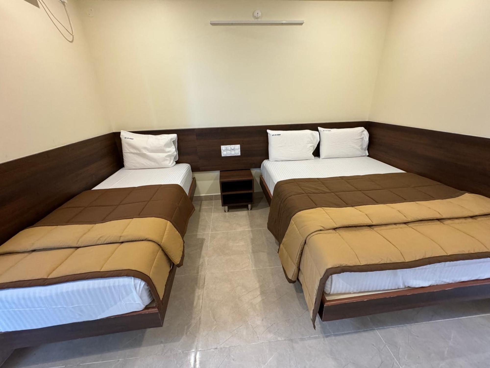 Hotel Dkr Grand Tirupati Exterior foto