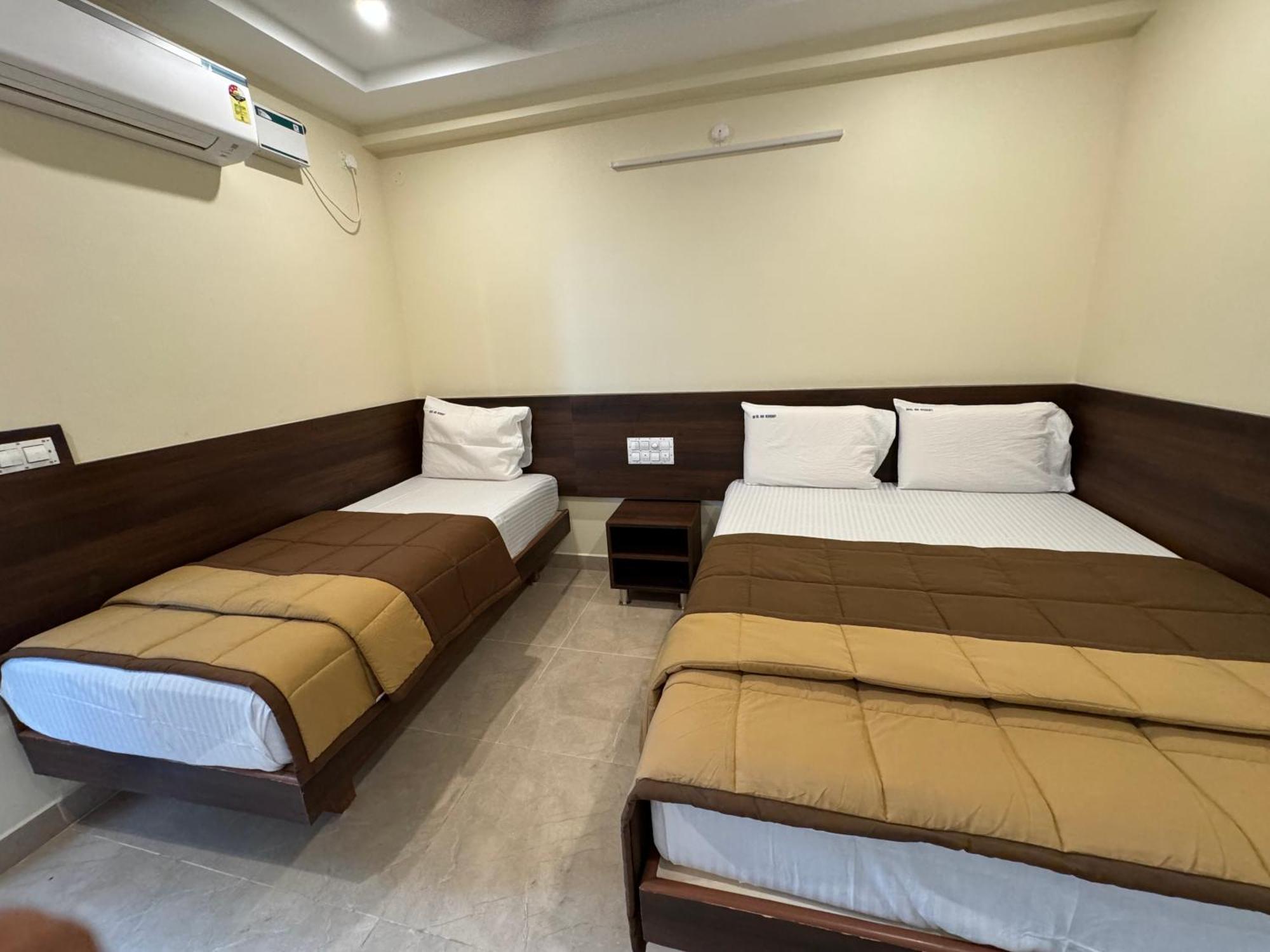 Hotel Dkr Grand Tirupati Exterior foto