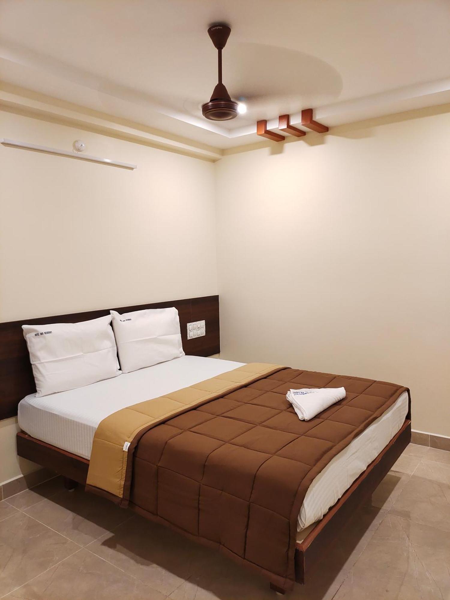 Hotel Dkr Grand Tirupati Exterior foto